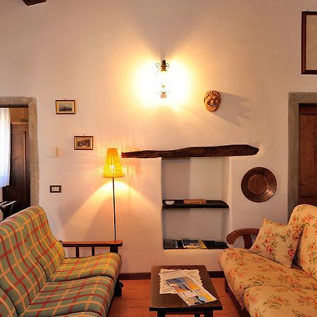 Отель Relais Borgo Torale Пассиньяно-суль-Тразимено Экстерьер фото