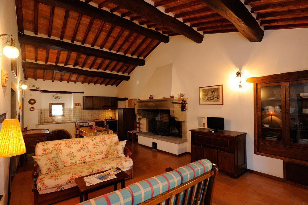 Отель Relais Borgo Torale Пассиньяно-суль-Тразимено Экстерьер фото