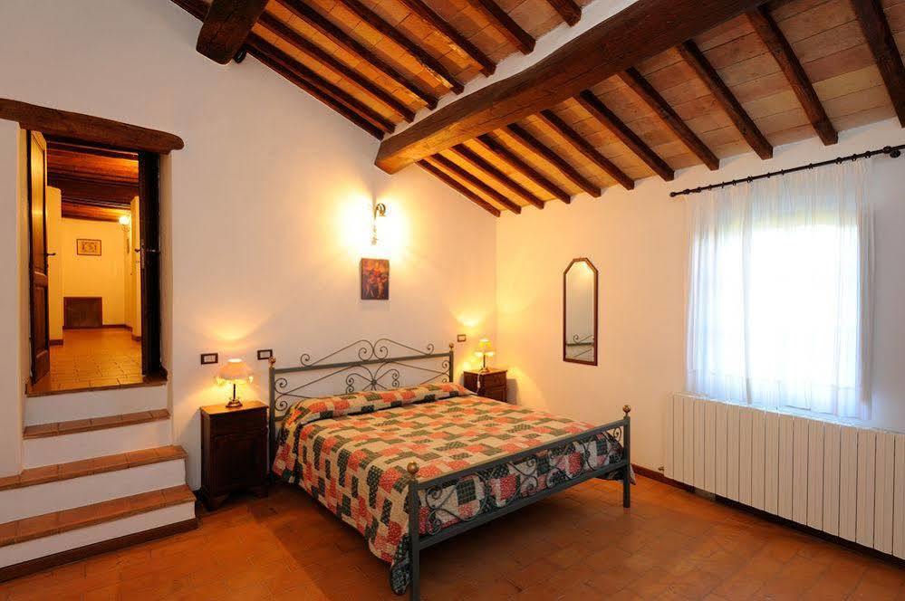 Отель Relais Borgo Torale Пассиньяно-суль-Тразимено Экстерьер фото