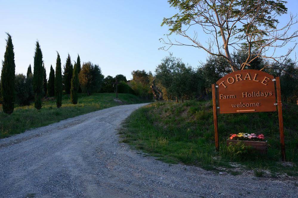 Отель Relais Borgo Torale Пассиньяно-суль-Тразимено Экстерьер фото