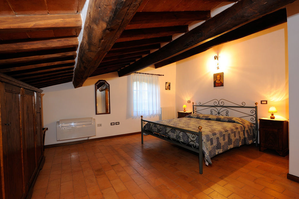 Отель Relais Borgo Torale Пассиньяно-суль-Тразимено Экстерьер фото