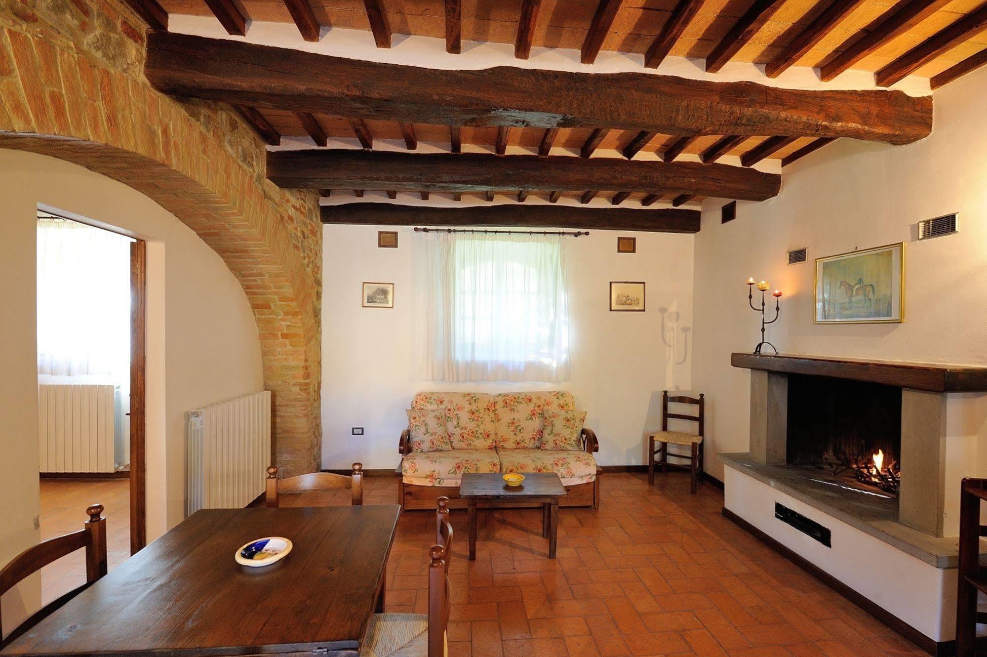 Отель Relais Borgo Torale Пассиньяно-суль-Тразимено Экстерьер фото