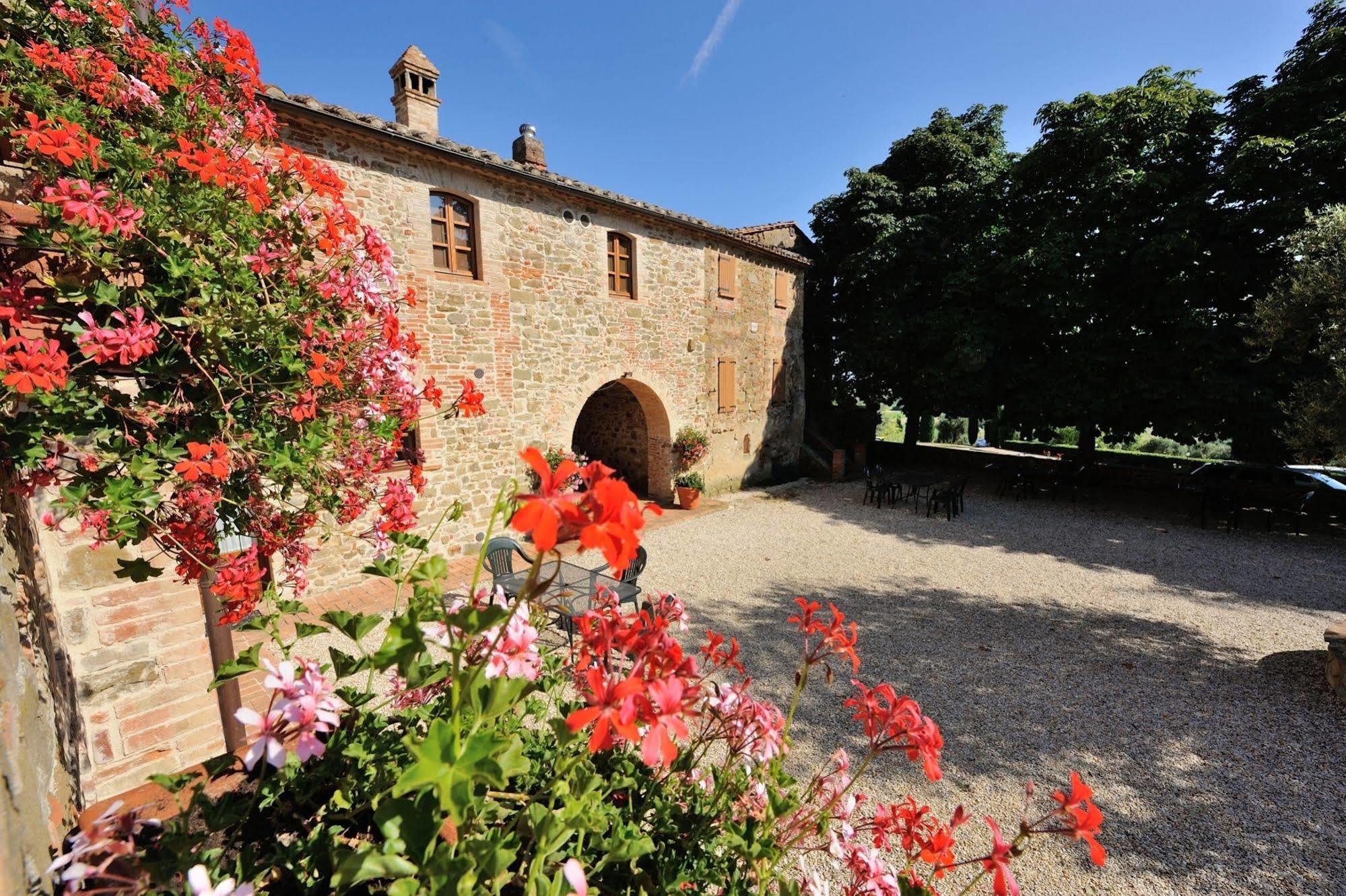 Отель Relais Borgo Torale Пассиньяно-суль-Тразимено Экстерьер фото